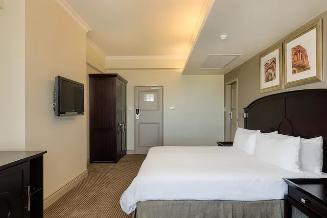 غرفة قياسية بسرير كينج، Southern Sun The Marine Hotel 1/7