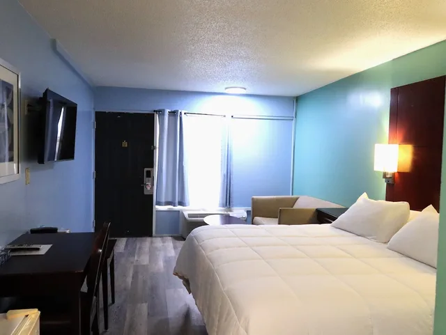 غرفة بسرير كينج للمدخنين، Americas Best Value Inn Blytheville 2/10