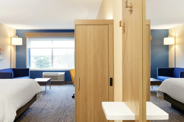 Suite, King Bed, Holiday Inn Express Hotel & Suites Ripley 6/6