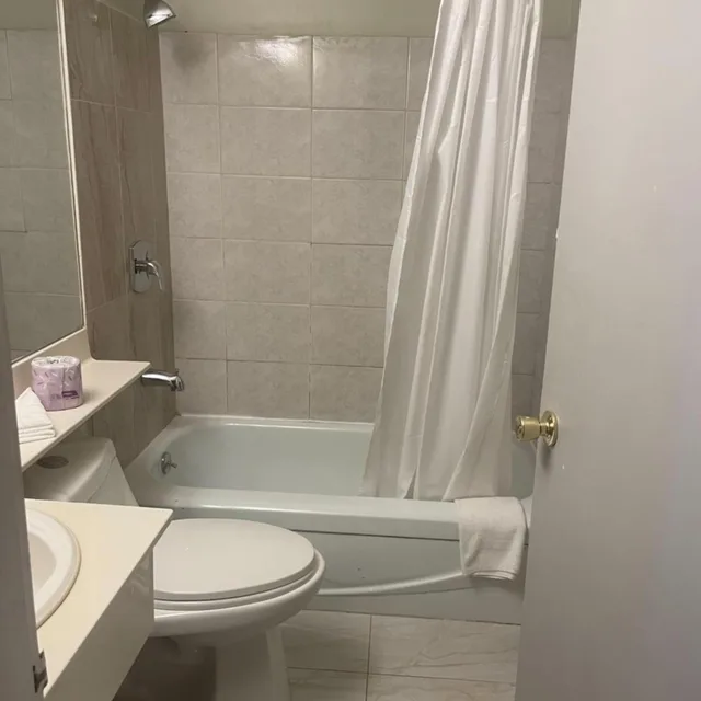 استوديو بسرير كوين، Niagara Lodge Suites 7/9