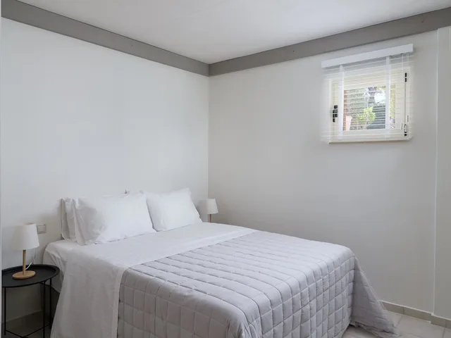 Hideaway, 4 Beds, Sofa, Garden Floor، Eliathos Residence Houses 7/10