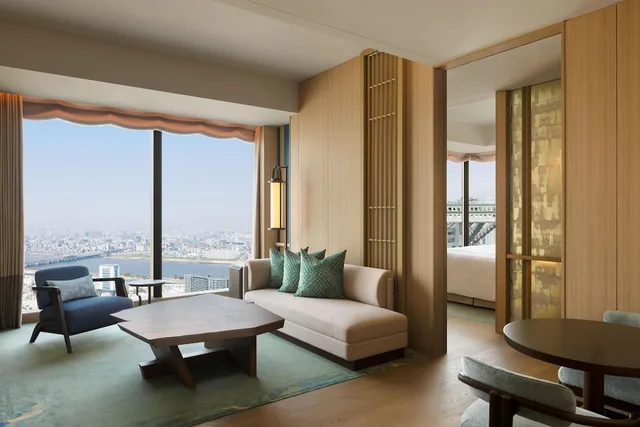 جناح ركني بسرير كينج بغرفتي نوم، Waldorf Astoria Osaka 1/2