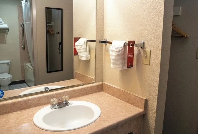 Room, Queen Bed, Smoking, Americas Best Value Inn - Lynnwood / Seattle 4/7