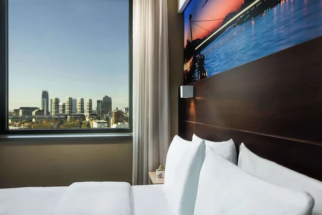 Room, King Bed, Castle View, Lindner Hotel Bratislava, Part of Jdv by Hyatt 2/3