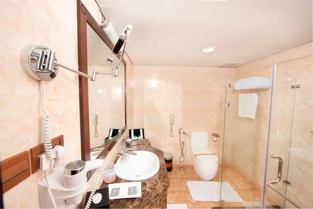 جناح تنفيذي بسرير كوين، دله طيبة(Dallah Taibah Hotel) 3/4
