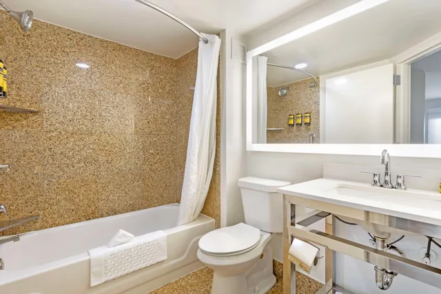 جناح بسرير كينج، Best Western Plus Sugar Land-Stafford 6/8