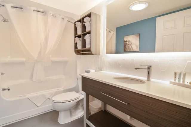 2 Bedrooms, Paradise, Deluxe, Ocean Front، Breakers Resort 3/4