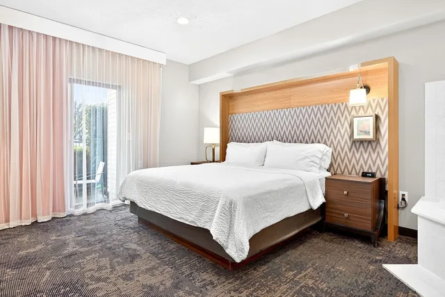 1 Bedroom, Suite, King Bed, River View, Holiday Inn Clarkston - Lewiston 4/10