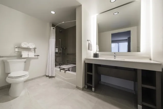 جناح بسرير كينج بغرفة نوم واحدة مع أريكة بمطبخ بحوض استحمام، Hyatt House Sacramento Airport - Natomas 2/3