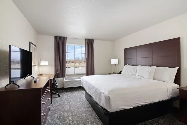 غرفة بسرير كينج لذوي الإعاقة، Cobblestone Inn & Suites - Yuma 1/10