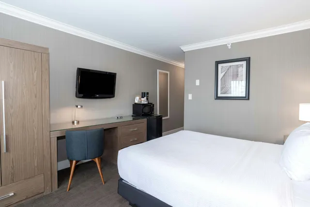 غرفة قياسية بسرير كوين، Sandman Hotel Langley 2/3