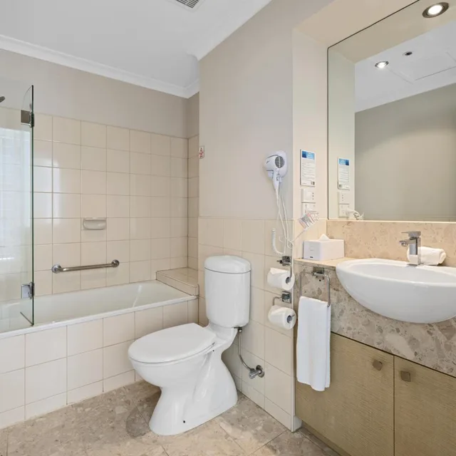 شقة بسرير كينج بغرفتي نوم، CLARION SUITES GATEWAY 8/9