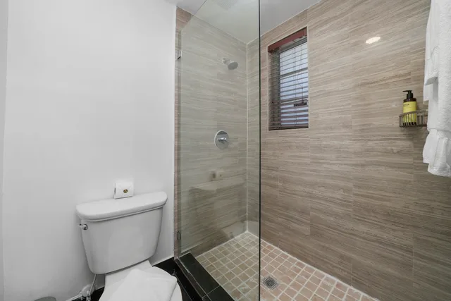 Room, 2 Queen Beds, Riviera Suites South Beach 9/10
