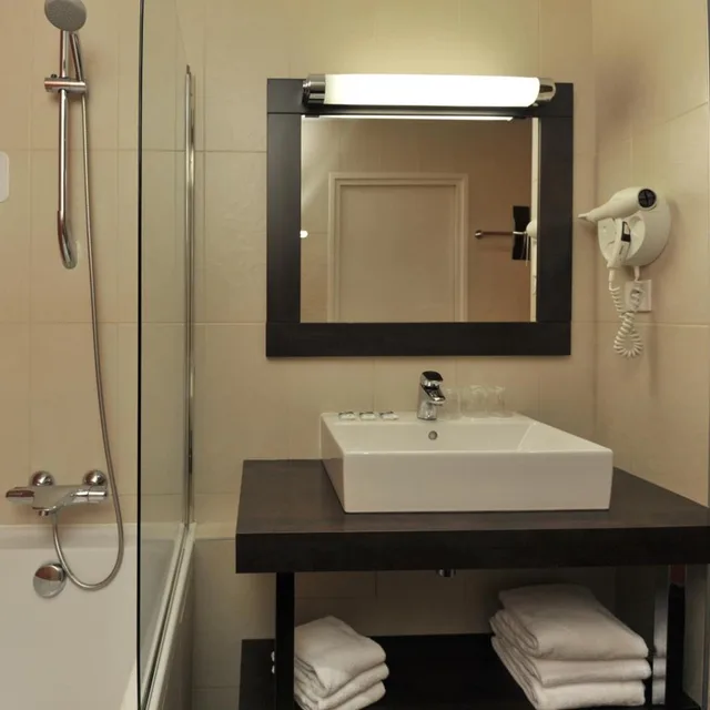غرفة قياسية ثلاثية، Mercure Maurepas Saint Quentin 5/6