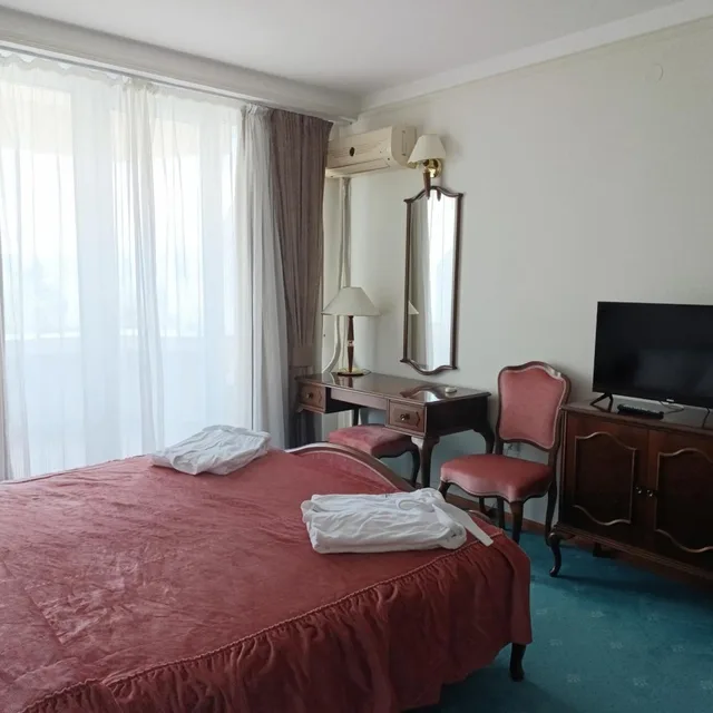 جناح تنفيذي، Metropol Hotel 3/5