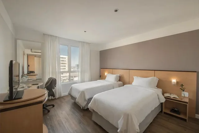 غرفة فاخرة بسريرين منفصلين، Hotel Intercity Caxias do Sul 1/4