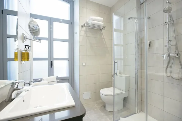 غرفة خارجية بسرير كوين بإطلالة على المدينة، Legazpi Doce Rooms 10/10