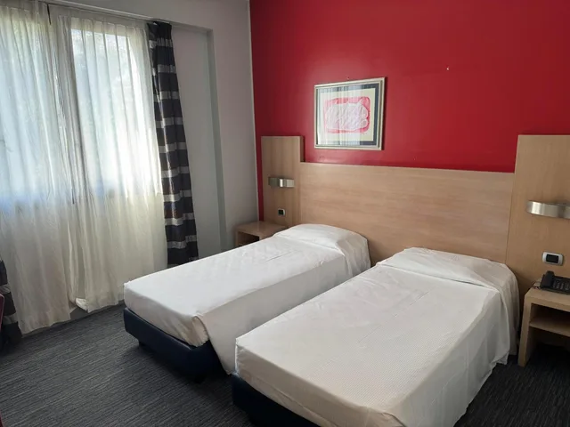 غرفة بسريرين منفصلين، B&B Hotel Cologno Sporting 5/8