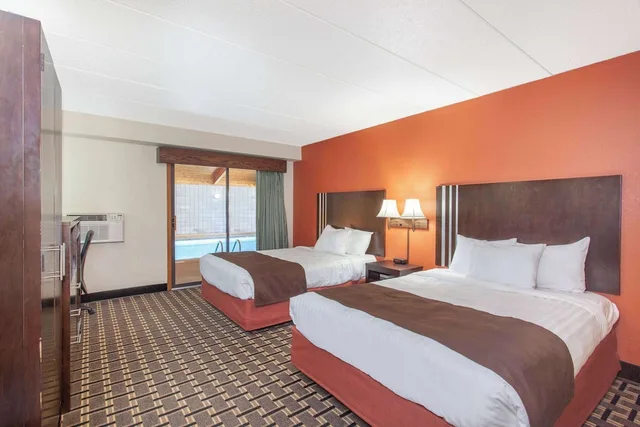 Superior, 2 Queen Beds, Pool Side، Americinn By Wyndham Cloquet 5/10