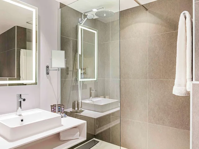 غرفة تنفيذية بسرير كوين مع أريكة، Novotel Madrid City Las Ventas 3/5