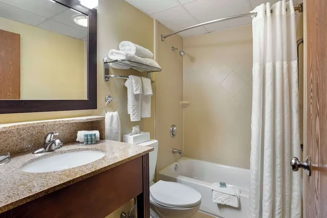 غرفة قياسية بسريرين كوين لذوي الإعاقة، Best Western The Inn at Sharon/Foxboro 6/8