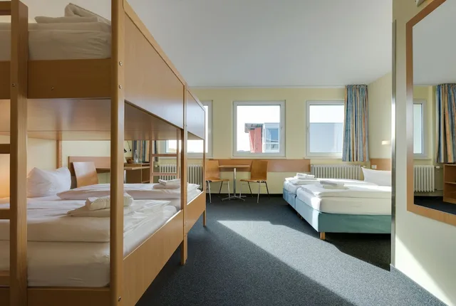 Family, 1 Double and 2 Bunk Beds، Hotel Citylight Berlin 6/8