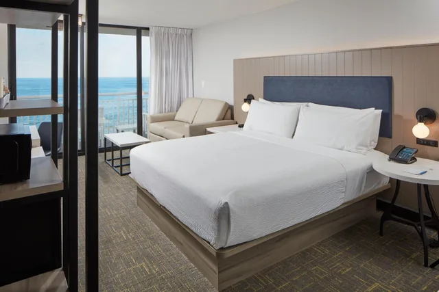 استوديو كبير بسرير كينج مع أريكة لذوي الإعاقة، Four Points By Sheraton Virginia Beach Oceanfront 4/7