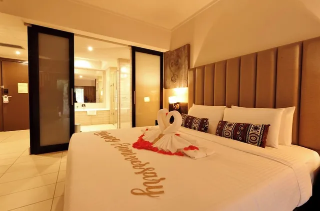 غرفة فاخرة بسرير كينج، Labadi Beach Hotel 1/10
