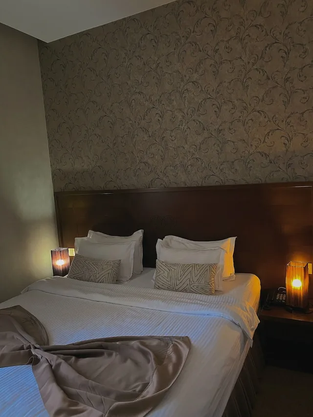 غرفة قياسية بسريرين منفصلين بإطلالة على المدينة، Old Metekhi Hotel 4/10