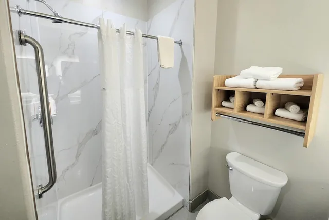 غرفة بسريرين كوين، Days Inn & Suites By Wyndham Galveston West/Seawall 10/10