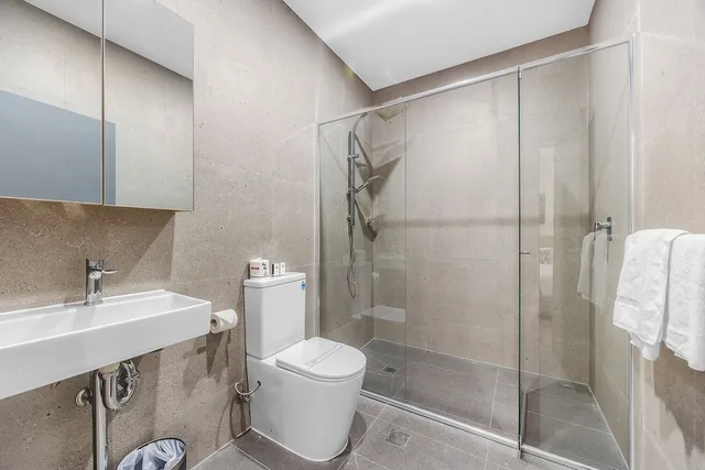 غرفة سوبيريور بسرير كوين وسرير فردي، WM Hotel Bankstown 5/6
