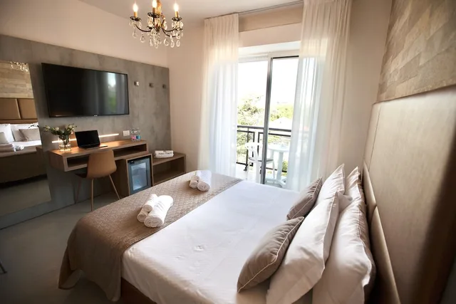 غرفة بانورامية رباعية بسرير مزدوج وسرير بطابقين بشرفة بغرفة نوم واحدة، Hotel Maestri 4/8