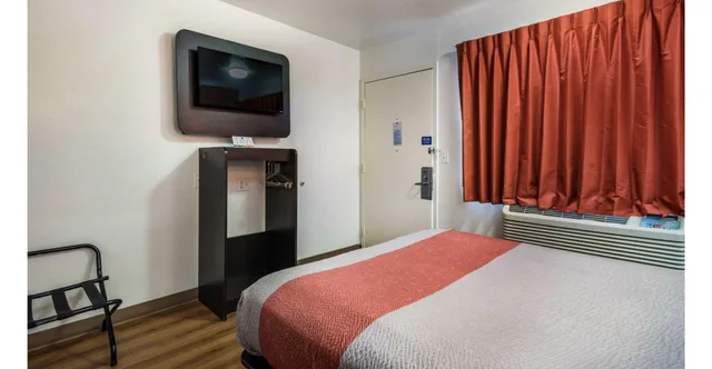 غرفة بسرير كوين لذوي الإعاقة، Motel6 Bessemer, AL - Birmingham 2/4