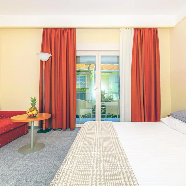 غرفة بسرير مزدوج بإطلالة على المتنزه، Hotel Marina 1/6