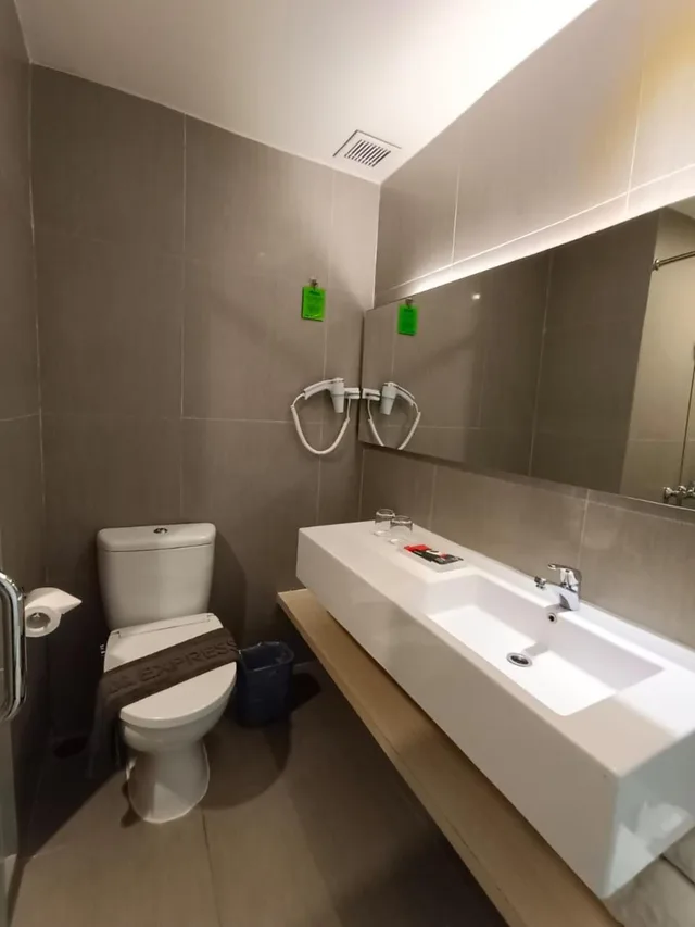 Express Double، Zuri Express Lippo Cikarang 5/8