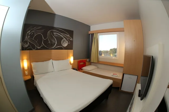 Standard, Double Bed, Ibis Jatai Hotel 1/8