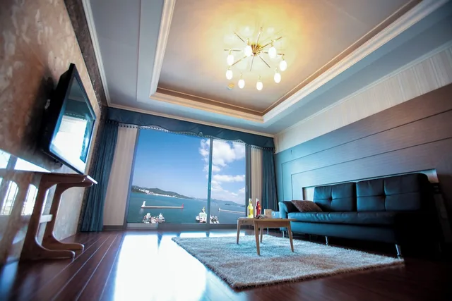 Condo, Royal, Suite, 1 Double and 1 Single Bed, 3 Futon Beds، Bay Resort Tongyeong 4/4