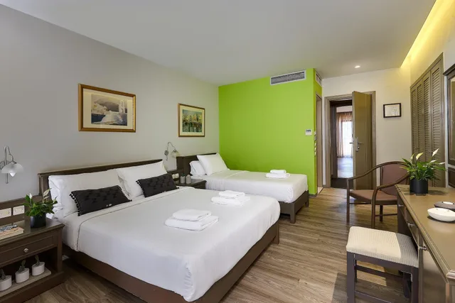 غرفة ديلوكس ثلاثية بسريرين منفصلين مع أريكة، Castello City Hotel 5/8