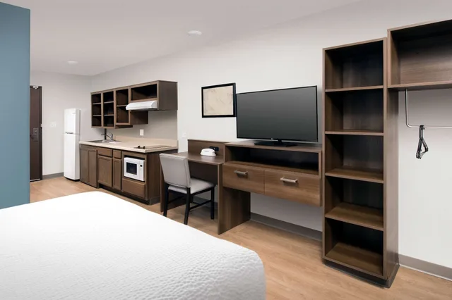 غرفة قياسية بسريرين كوين، WoodSpring Suites Chicago Tinley Park 1/6