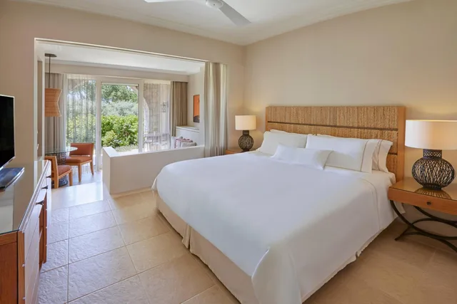 غرفة سوبيريور بسرير كينج بإطلالة على الحديقة بشرفة مع أريكة، The Westin Resort, Costa Navarino 2/10