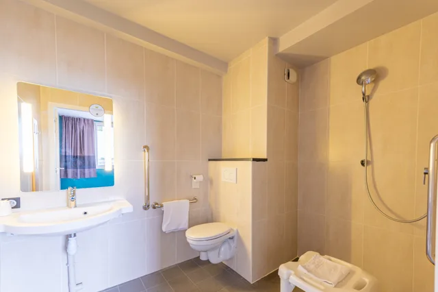 غرفة قياسية بسرير مزدوج، B&B HOTEL Lieusaint Carre Senart 3 etoiles 4/4