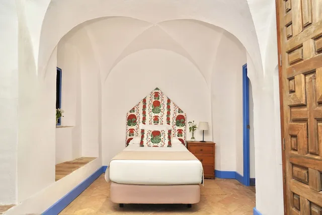 غرفة قياسية ثلاثية، Monasterio de San Francisco 6/8
