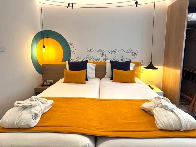 Renovated, Executive, Twin Beds, Queen Bed، Carlton 7/10