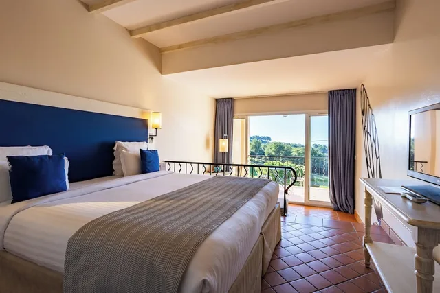 Deluxe, Twin Beds, Le Fregate Provence 3/7