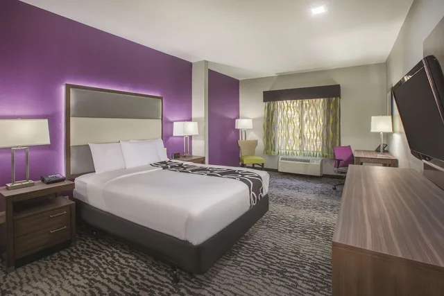 Room, Queen Bed, Accessible, La Quinta Inn & Suites by Wyndham NW Tucson Marana 3/10