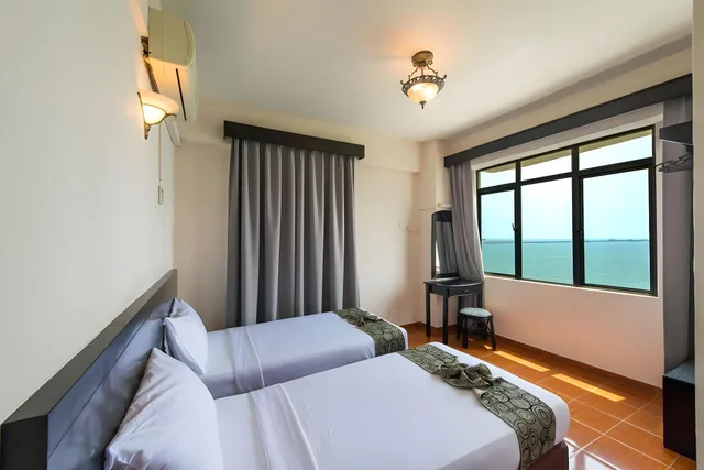 شقة ديلوكس بسرير فردي بإطلالة على البحر بـ3 غرف نوم، Glory Beach Resort 1/1