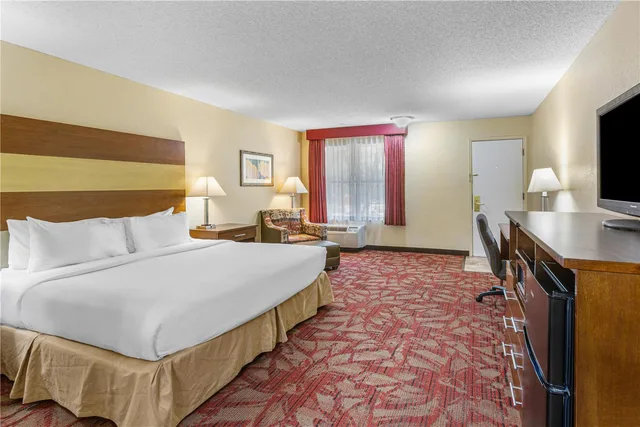 غرفة بسرير كينج، Best Western Pine Springs Inn 2/4