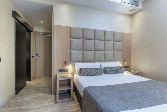 Room, Queen Bed, Hotel Suizo 5/10