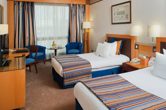 غرفة تنفيذية بسريرين منفصلين للمدخنين، Crowne Plaza Hotel Beirut 3/6