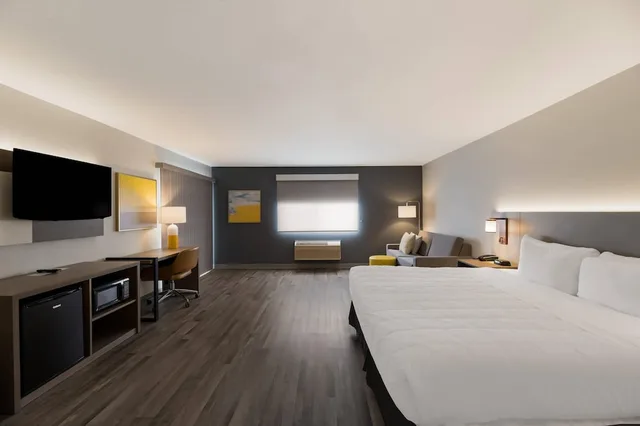 جناح بسرير كينج، Quality Inn Suites Artesia 1/3